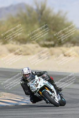 media/Dec-07-2025-CVMA (Sun) [[3e7d2de5dc]]/Race 7-Formula Lightweight Twins Shootout/